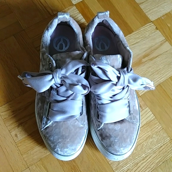 The Wishbone Collection from Browns crushed velvet velour platform sneakers - Picture 4 of 11